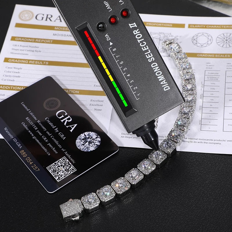 Bracelet serti de diamants moissanite en argent