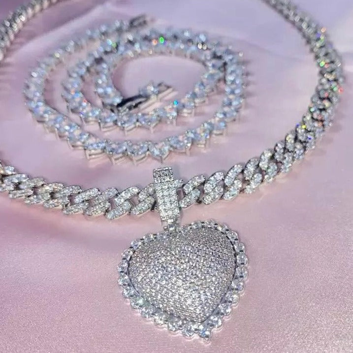 Coeur avec chaîne de tennis