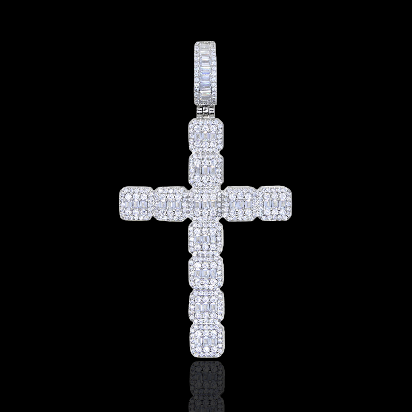 Pendentif croix baguette en grappe