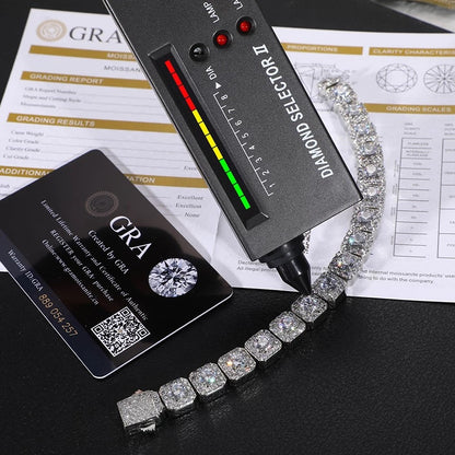 Bracelet serti de diamants moissanite en argent